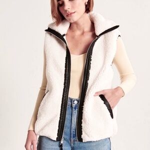 NWT Ambercrombie & Fitch "Soft A&F Collection" Vest Size S